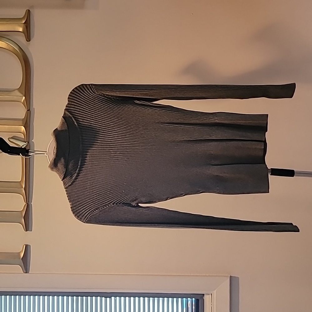 Y2K TURTLE NECK SWEATER